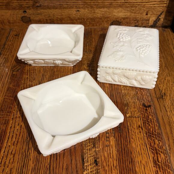 Vintage Westmoreland Milk Glass Cigarette Holder And Ashtrays Grapevine Pattern - Picture 1 of 16